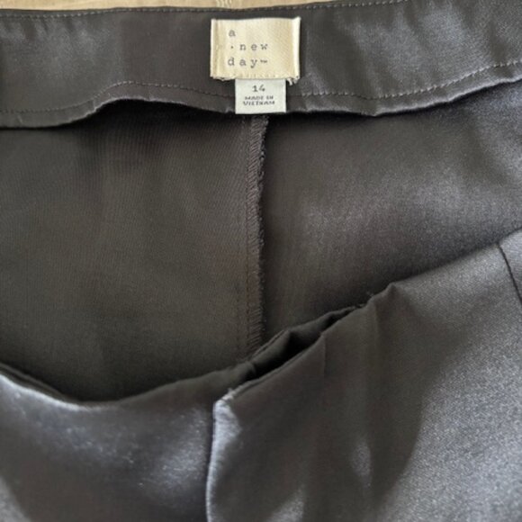 NWT Super-High Rise Tapered Ankle Tailored Satin Pants size 14 - Picture 6 of 7